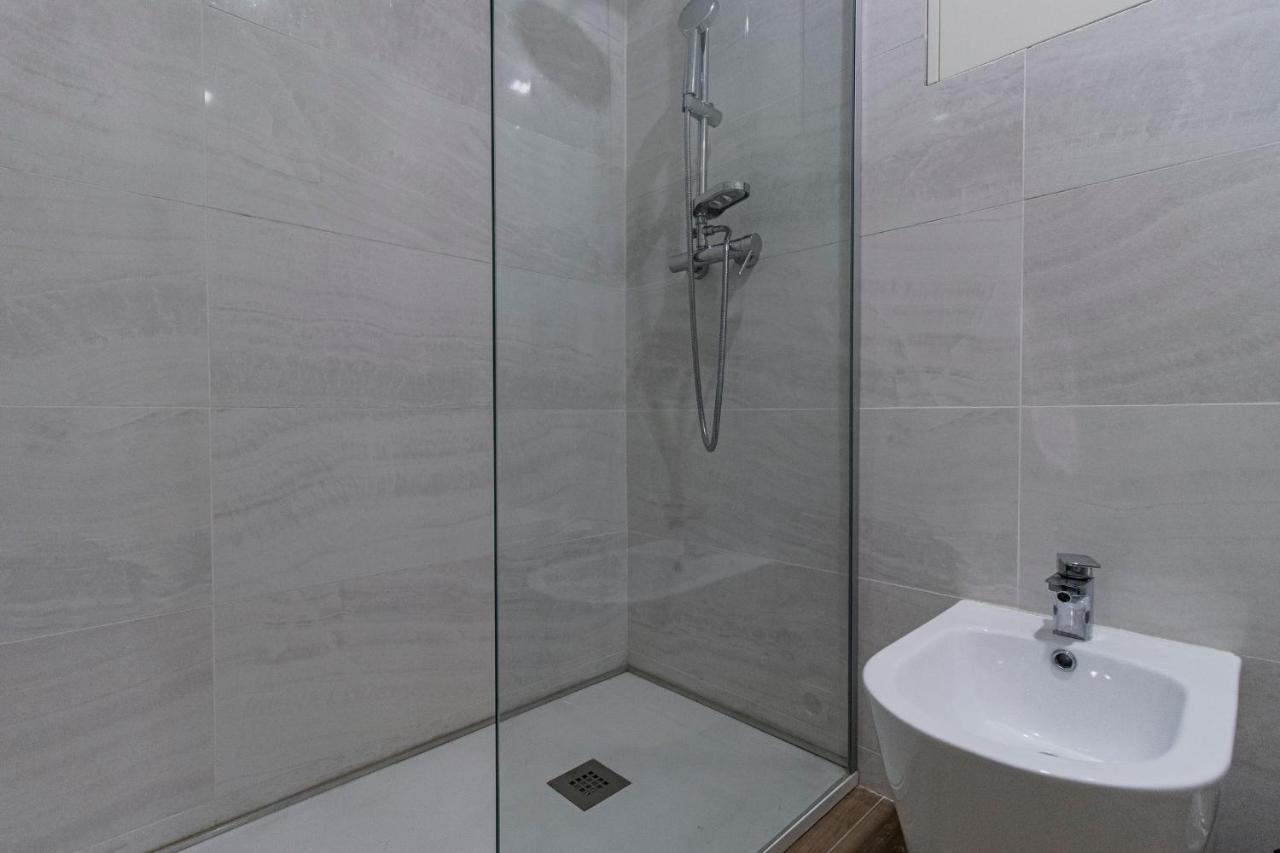 Downtown 1Br Apartment W/ Balcony By Lovelystay Πόρτο Εξωτερικό φωτογραφία